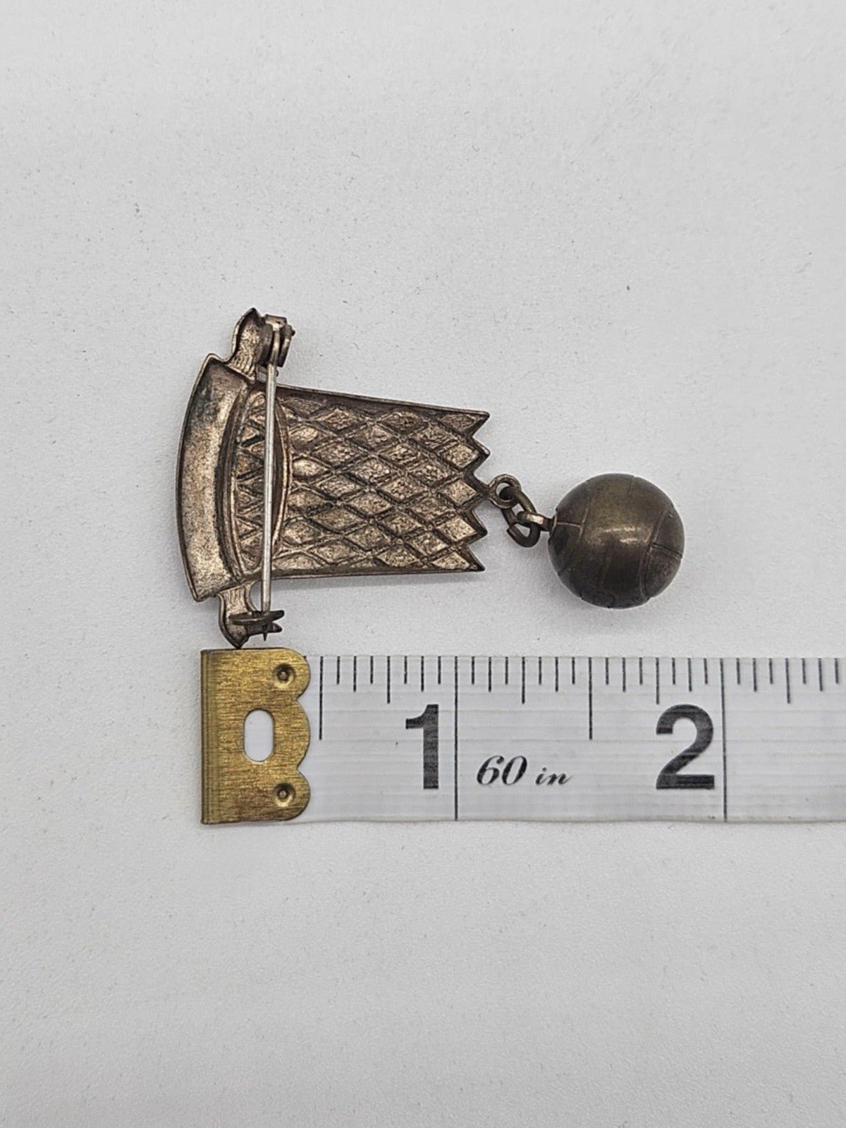 Vtg Basketball Hoop Brooch Pin 3D Ball Sports Charm Dangle A670
