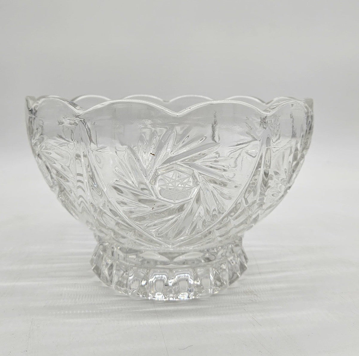 Lausitzer Pinwheel Star Pattern Crystal Bowl  Dish 8 in with Scallop Edge- heavy