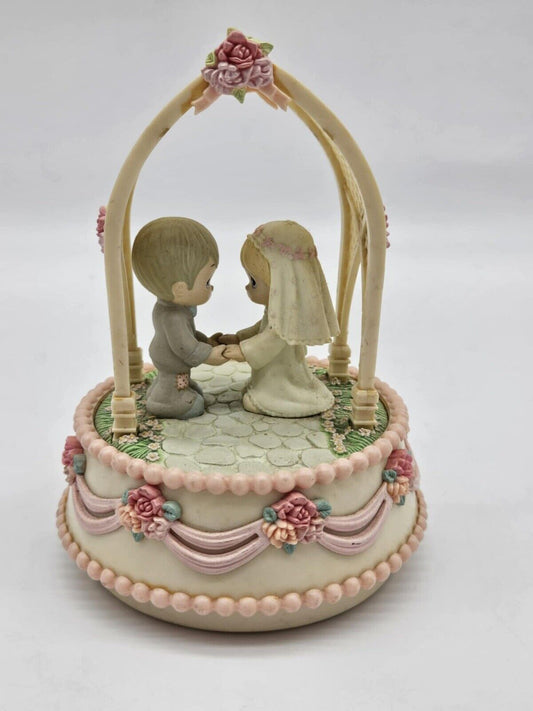 VTG Precious Moments Musical Wedding Cake Topper Bride Groom Close to You 1988