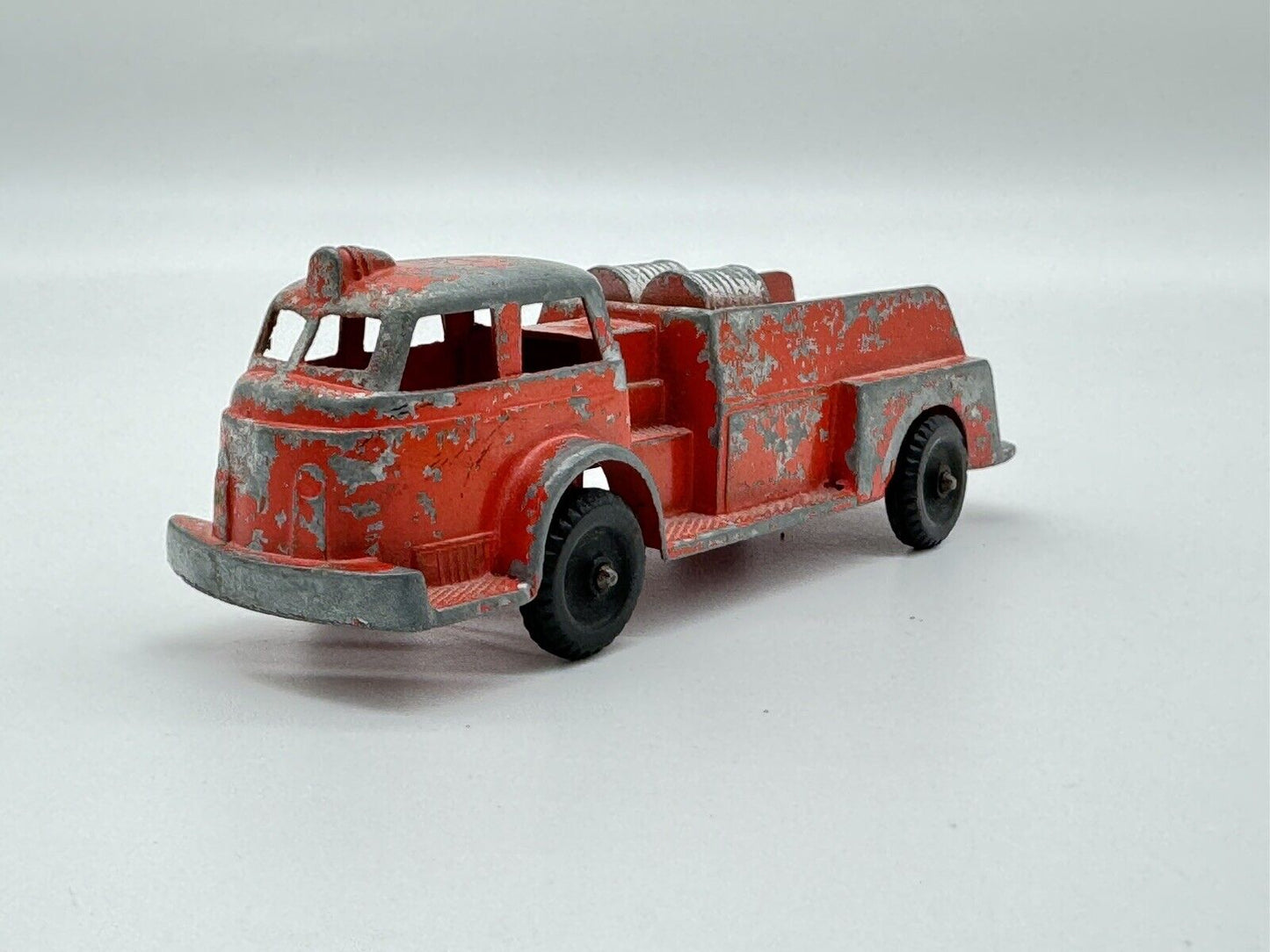 Old Vtg HUBLEY Metal Diecast Red Fire Engine Truck Toy Made In The USA