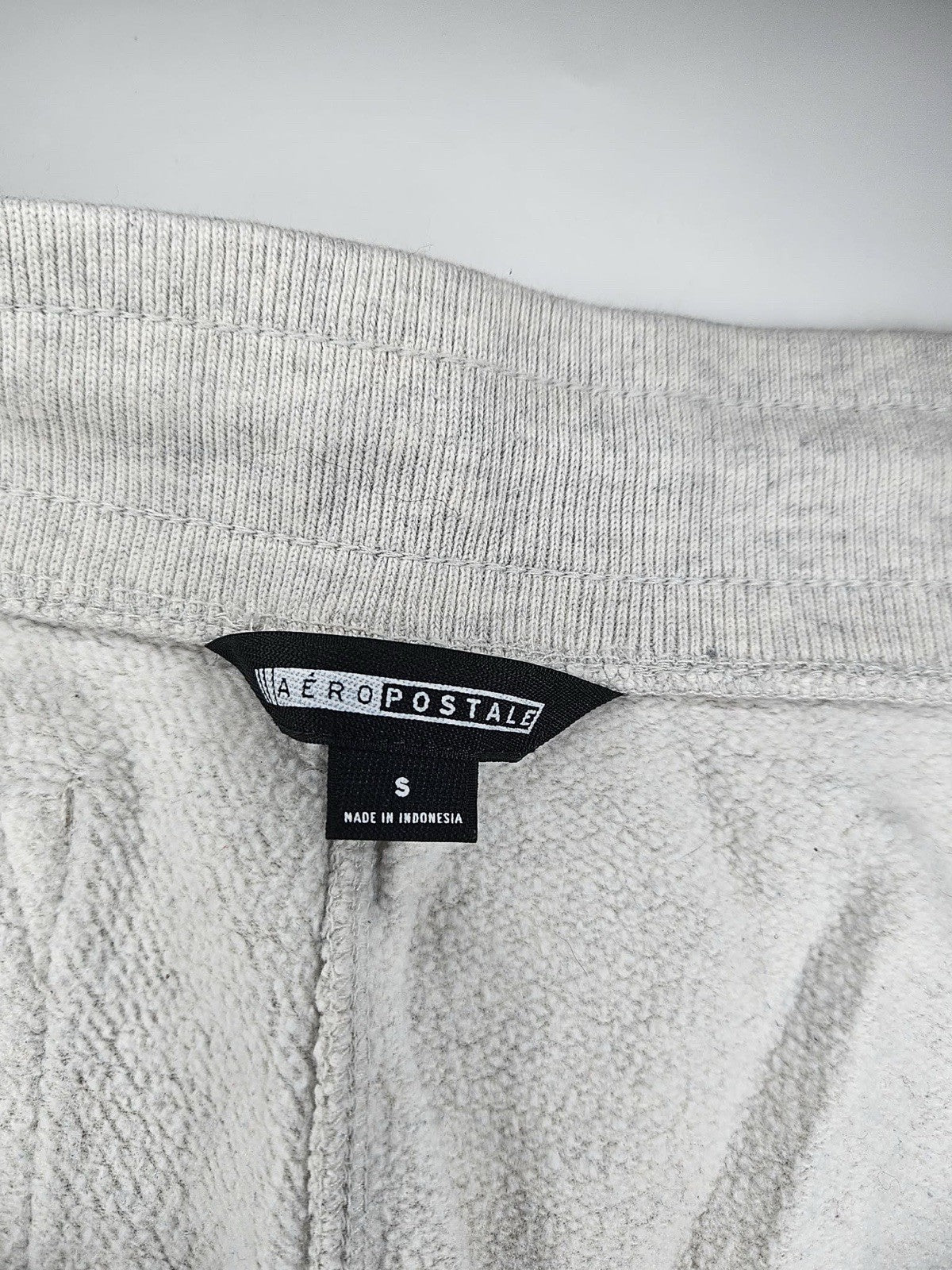 Aeropostale Men’s Light Gray Fleece Sweat Shorts Size Small Drawstring