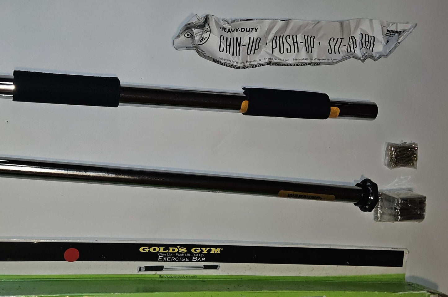 Gold's Gym Exercise Bar Chin Up-Push Up-Sit Up Chrome Bar 26.5"-36" Door Frame