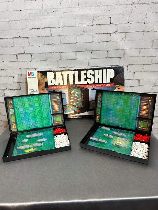 VINTAGE Battleship COMPLETE Milton Bradley 1990 90s War Classic Board Game MB