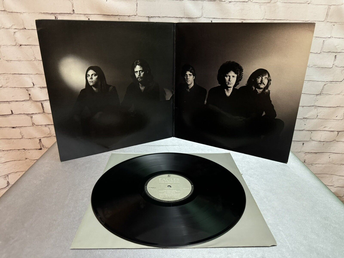 EAGLES "The Long Run" Vinyl Album! Excellent Condition! Vintage Pressing!
