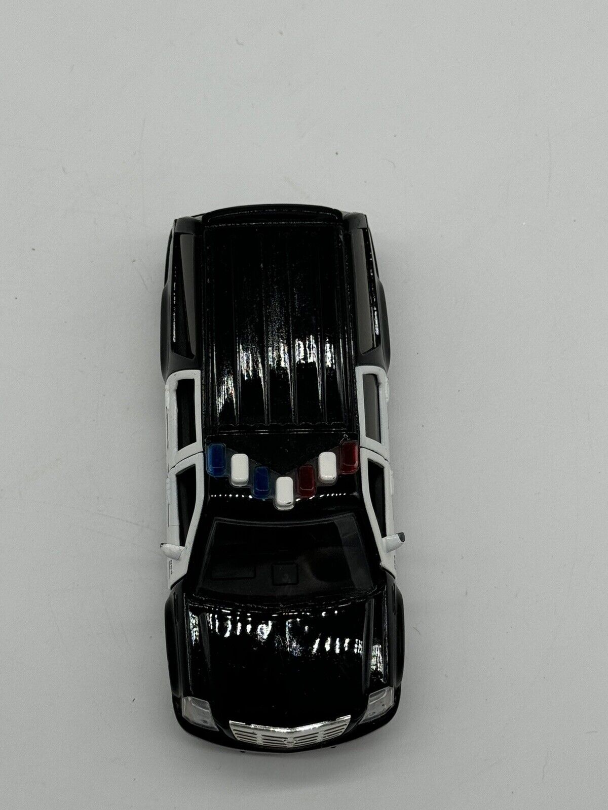 Jada Toys 2007 Cadillac Escalade Police Vehicle 1:32 Die Cast  MTY 005