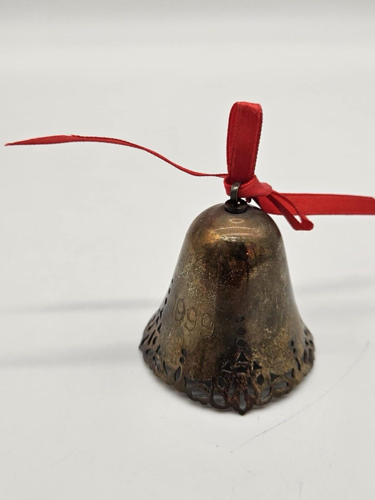 Vintage 1990s BRASS BELL ORNAMENT Christmas Filagree Lace Detail 2"