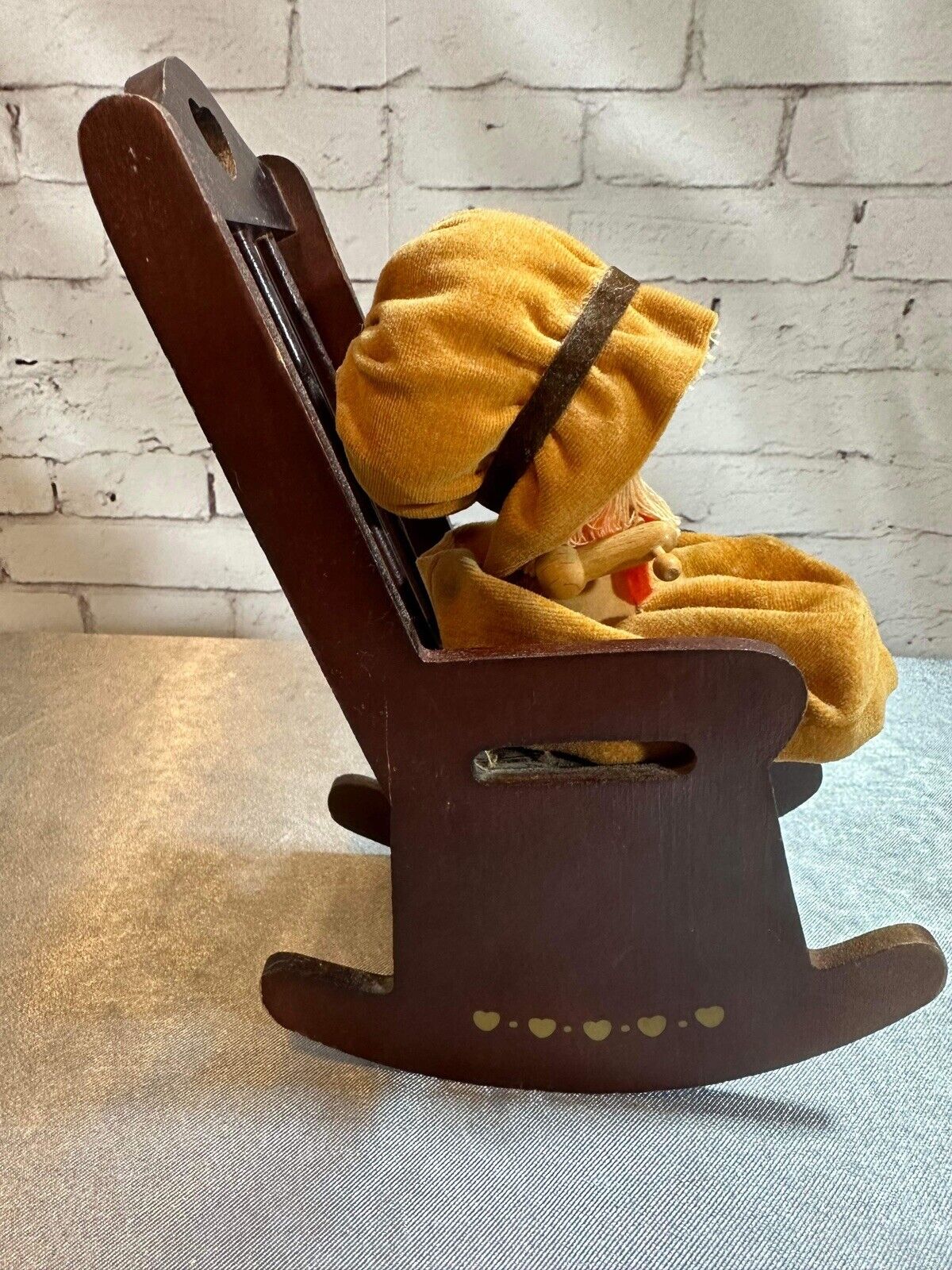 VINTAGE SCHMID MUSIC BOX GIRL ON ROCKING CHAIR "THOSE WERE THE DAYS" Japan