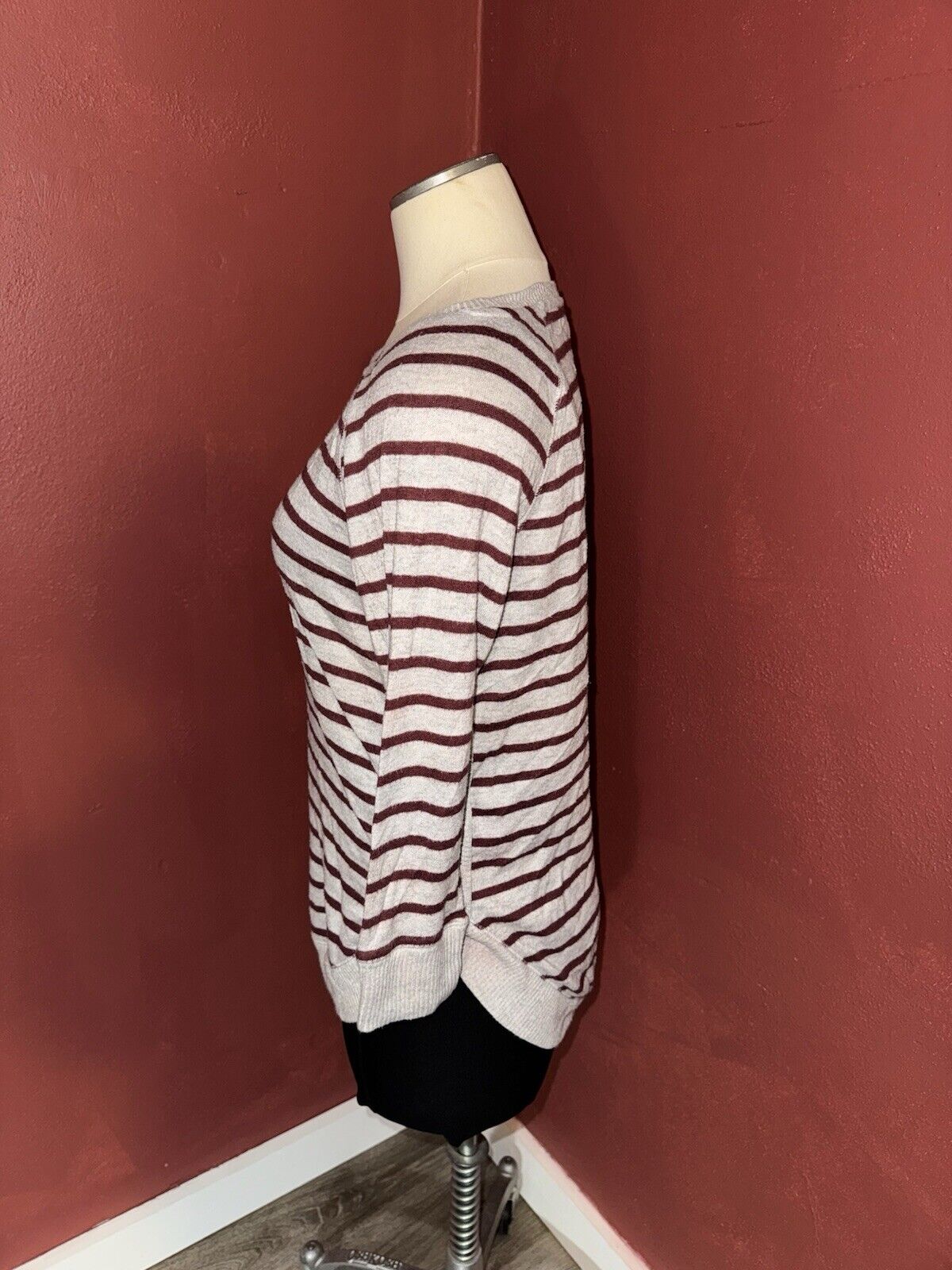 Maurice’s Striped Sweater ~ Gray & Maroon ~ Sz XS￼