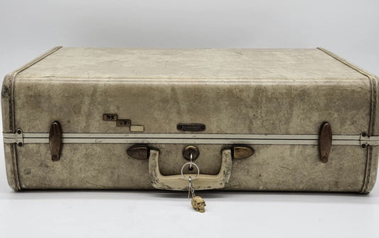 VINTAGE OFF WHITE SAMSONITE LUGGAGE TRAIN CASE TRAVEL BAG SUITCASE W/ SKULL KEY