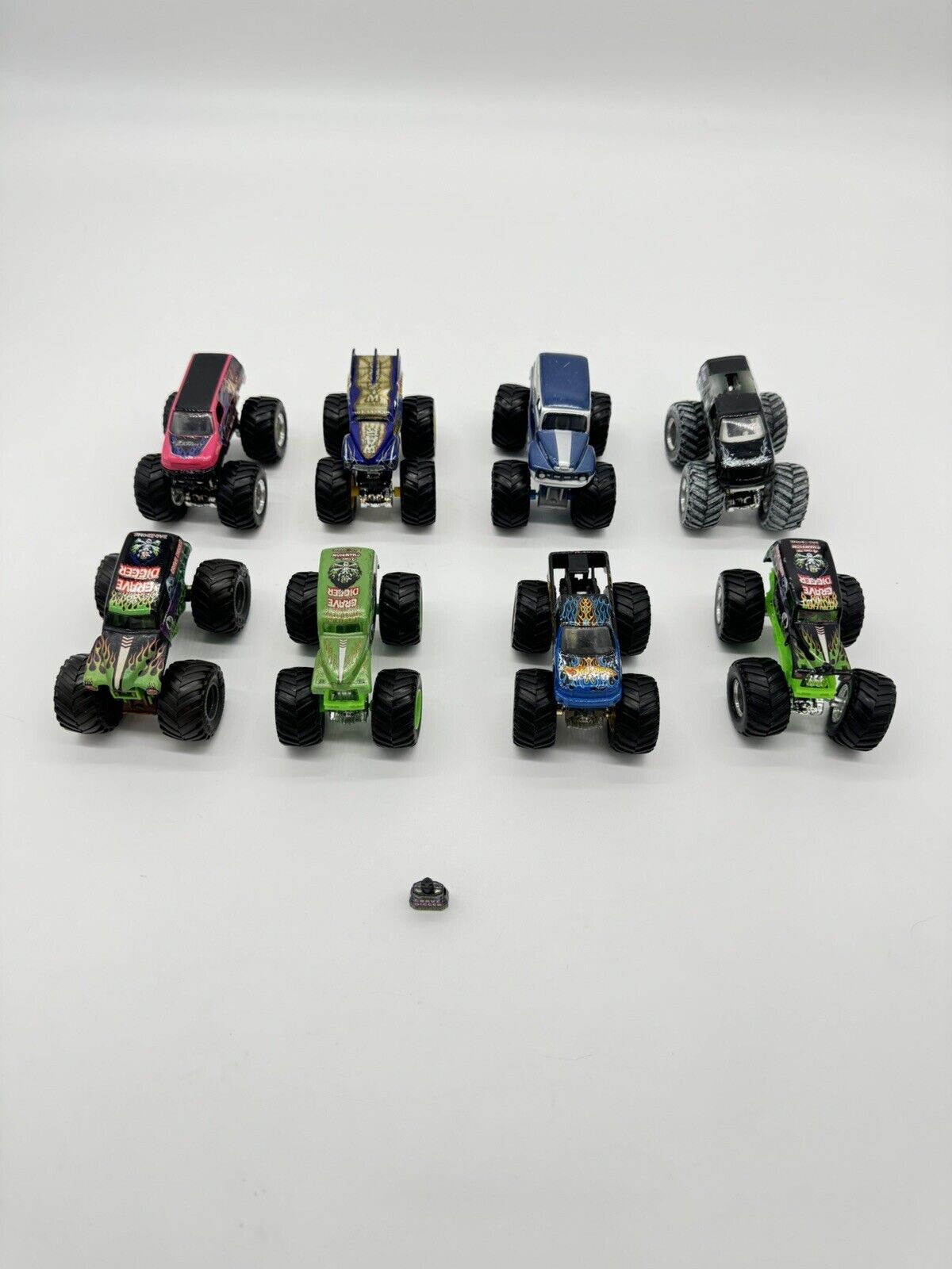 Monster Jam Truck 1:64 Monster Trucks Mixed Hot Wheels Lot Of 8