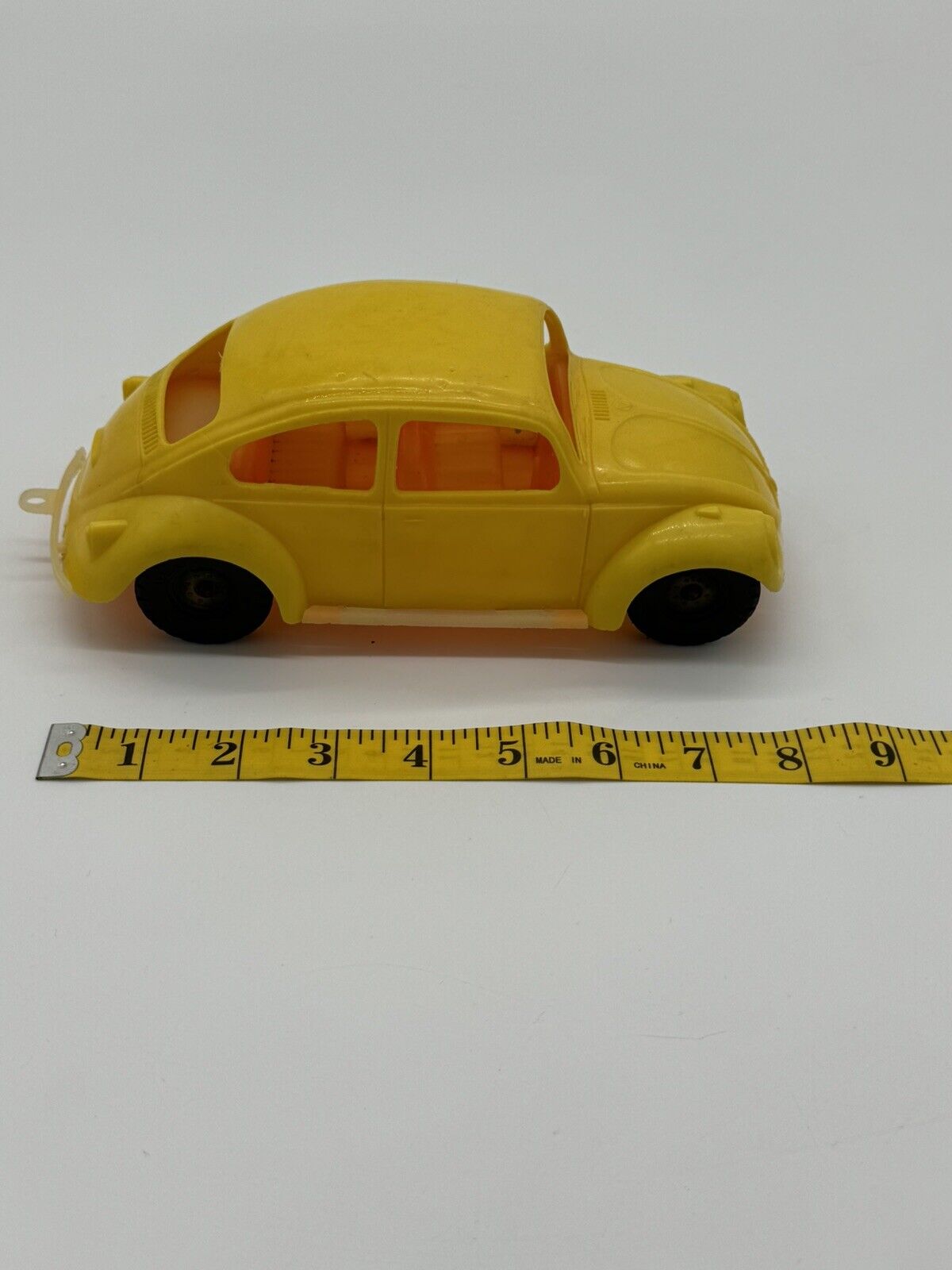 VINTAGE CAR VW BUG VOLSKWAGEN BEETLE PLASTIC TOY YELLOW Gay Toys USA 005