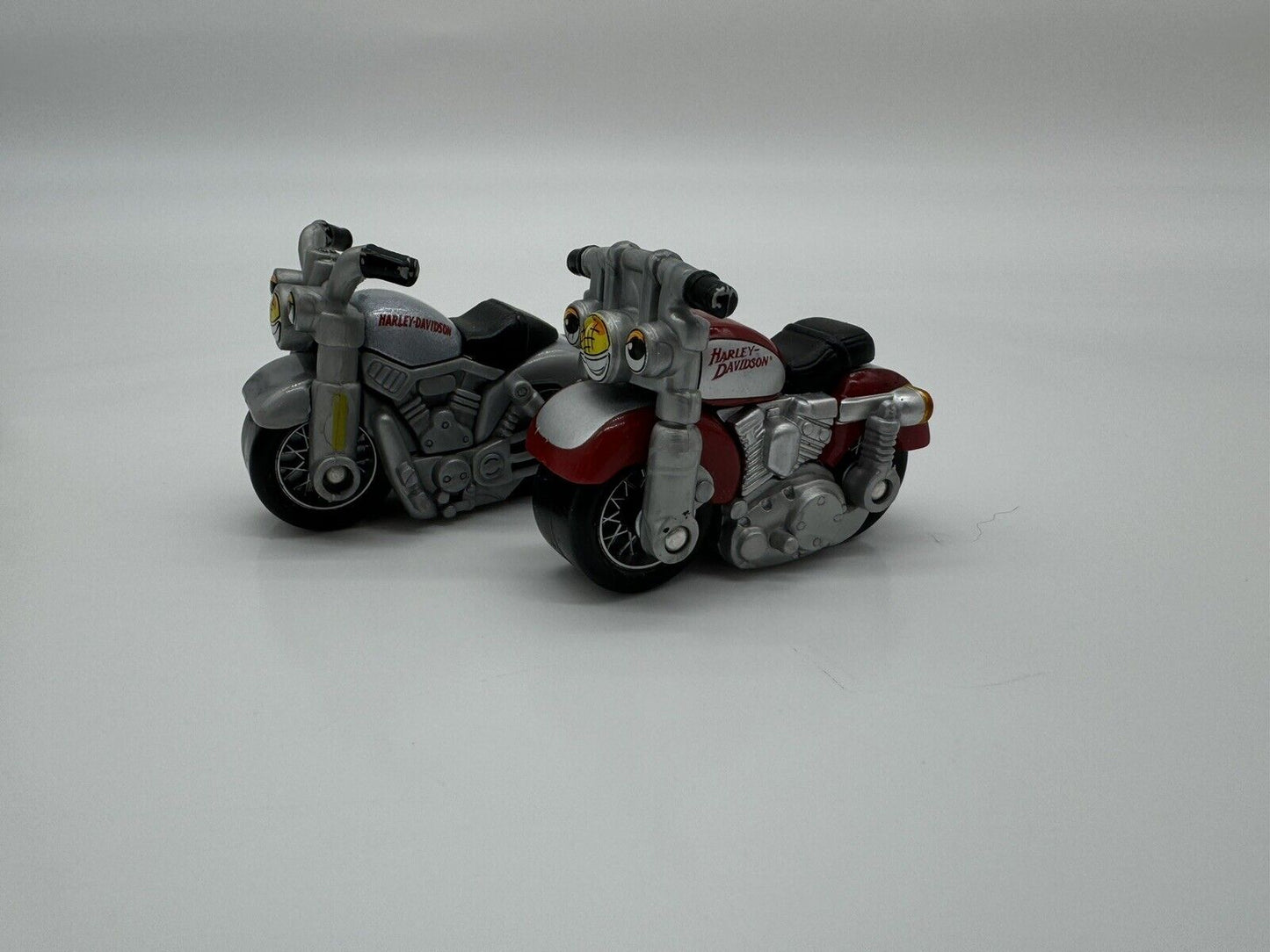 Set of 2 Maisto Cycle Town Harley Davidson Mini 2" Motorcycles Fatboy Vehicles