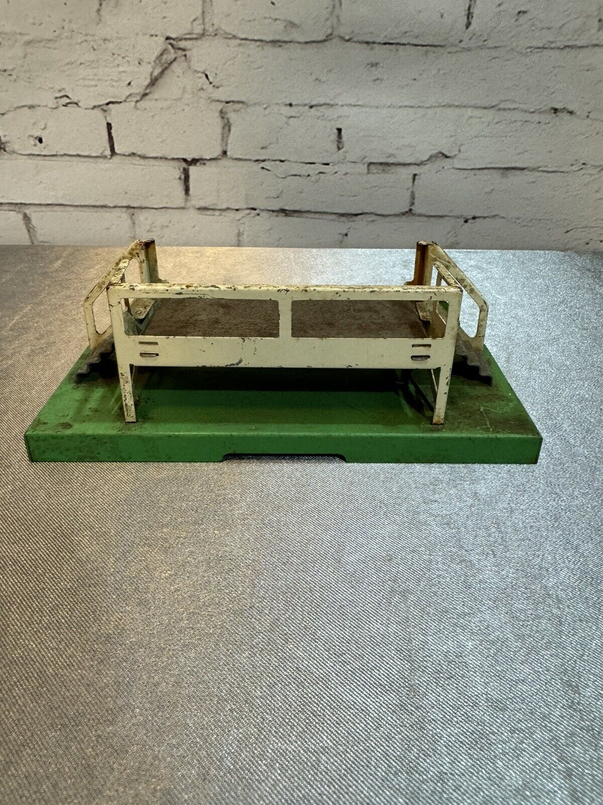 Lionel 3462P Milk Car Platform 005