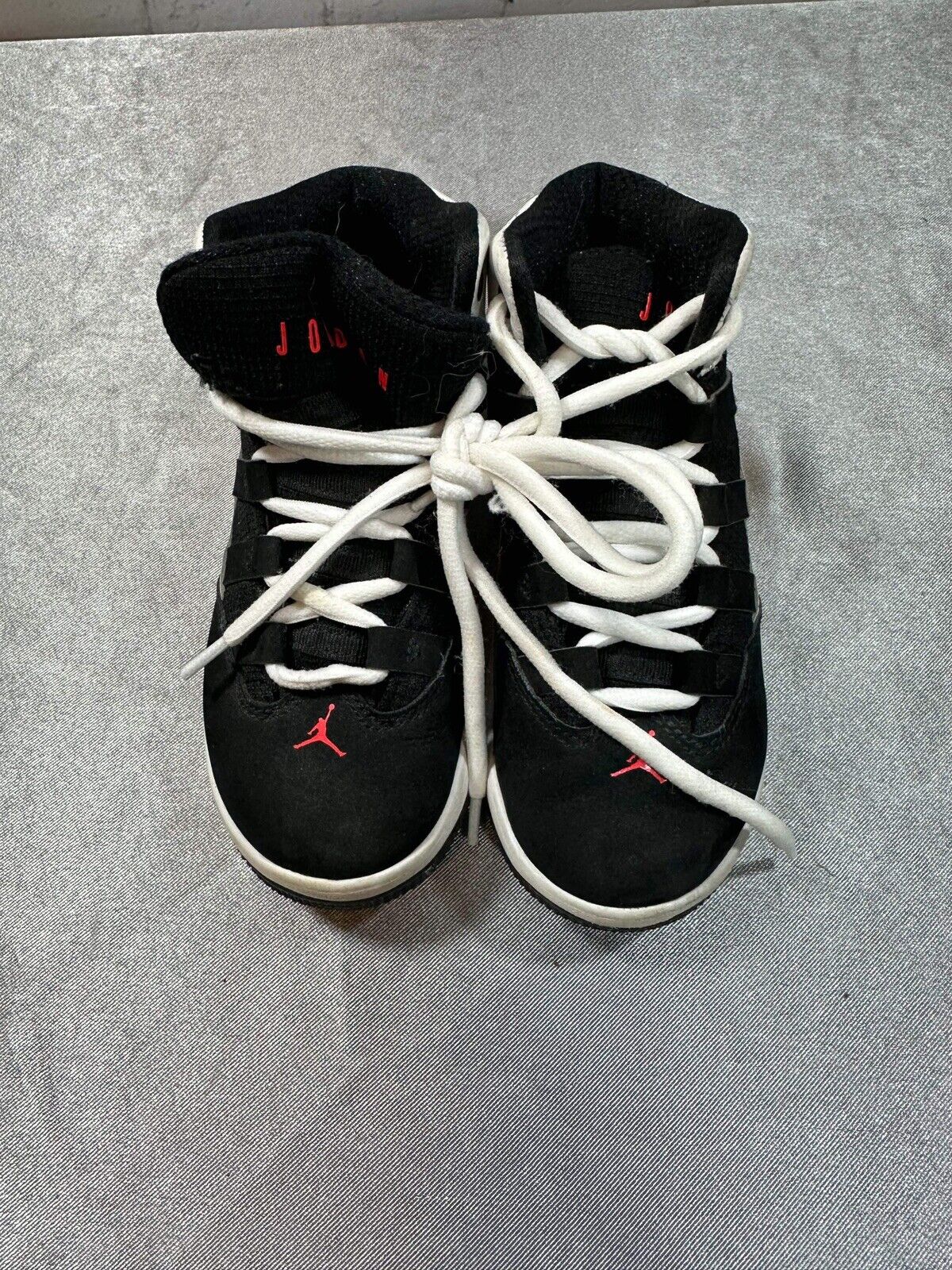 Nike Jordan Max Aura Sneakers Children Black White Athletic AQ9216-101 Size 11C