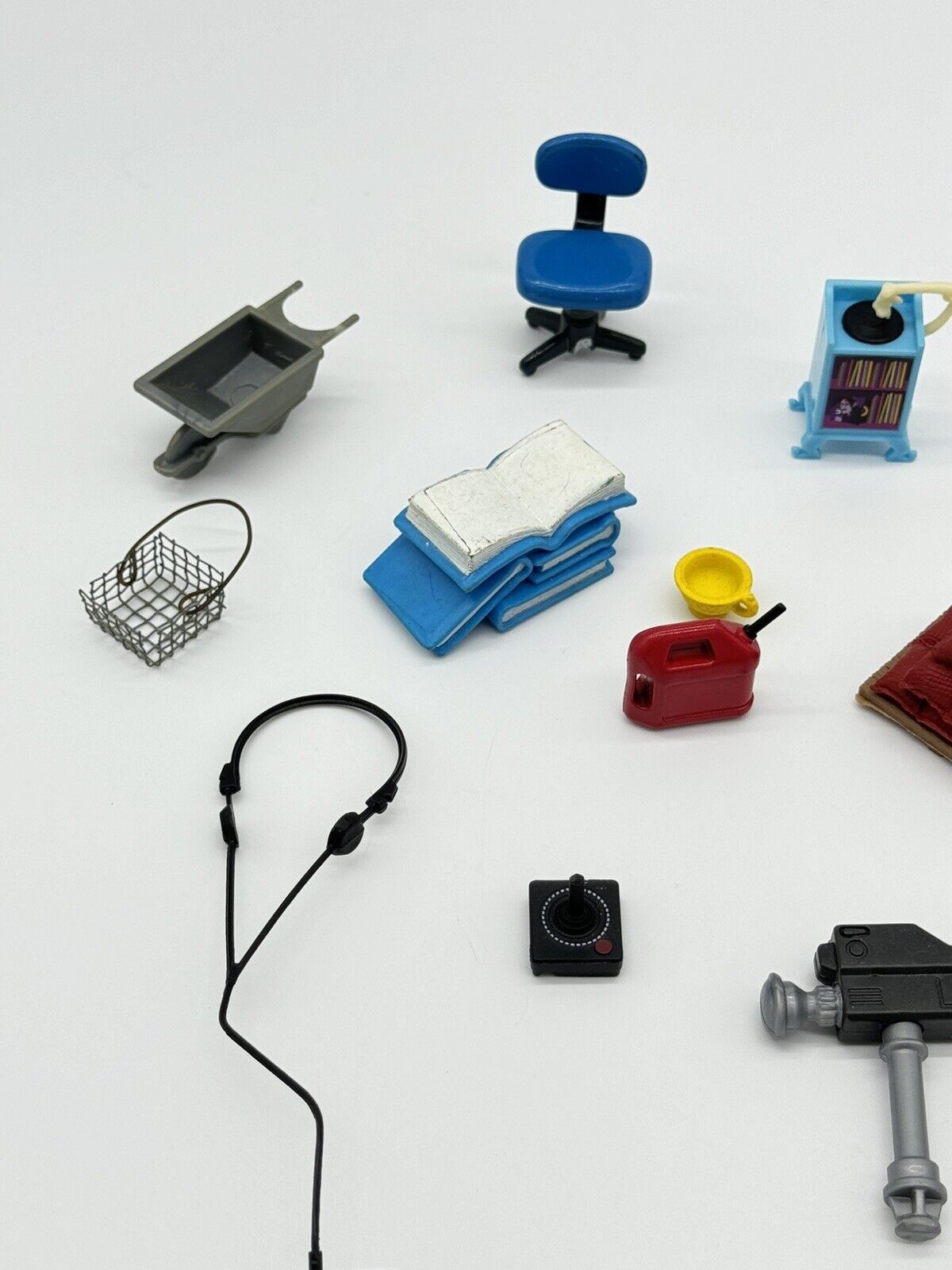 Vintage Dollhouse Miniature Random Tiny Trinkets Lot Of 14 Pieces