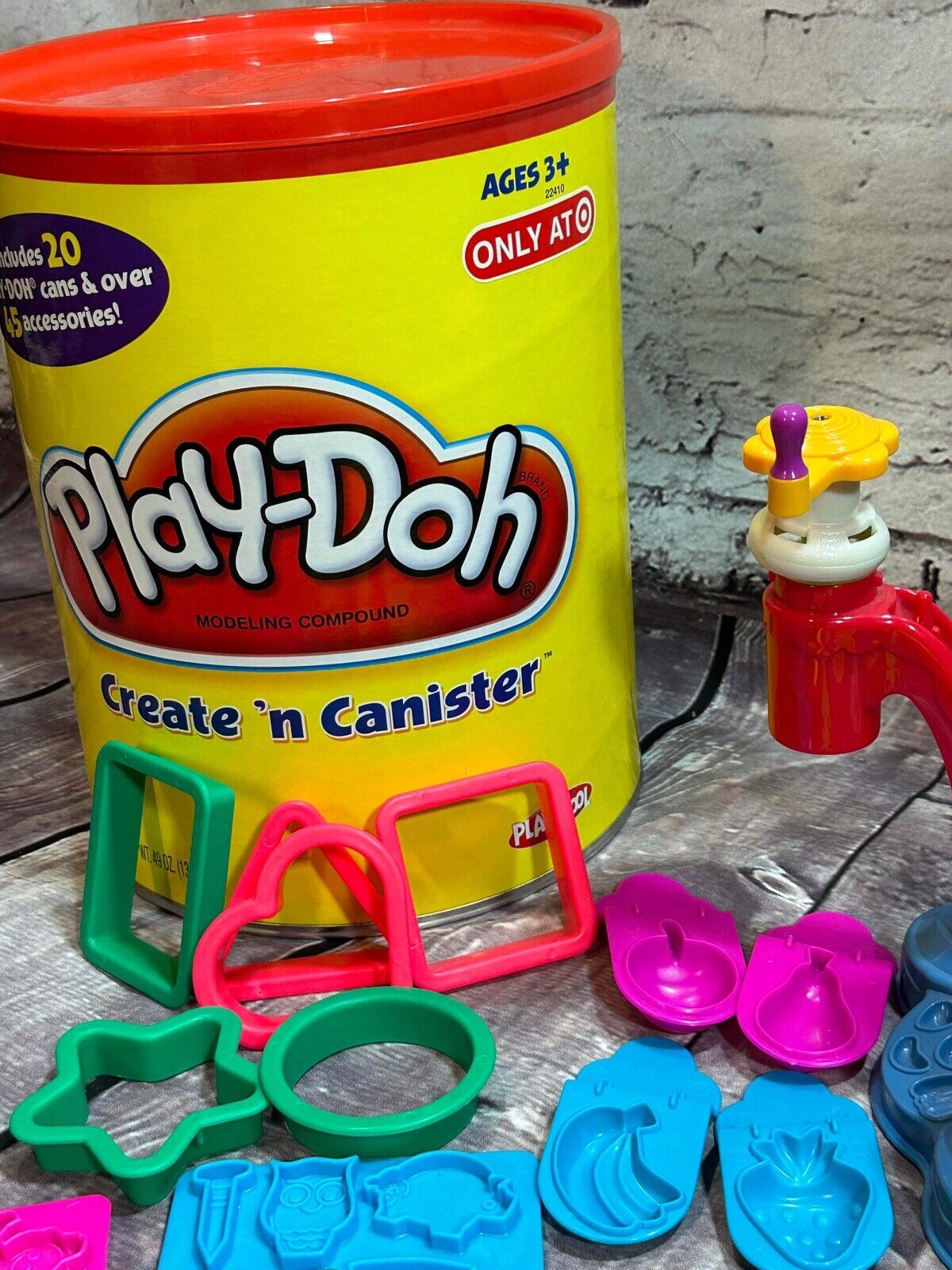 Play-Doh LOT Magic Swirl Ice Cream Shoppe Playset PLUS EXTRAS