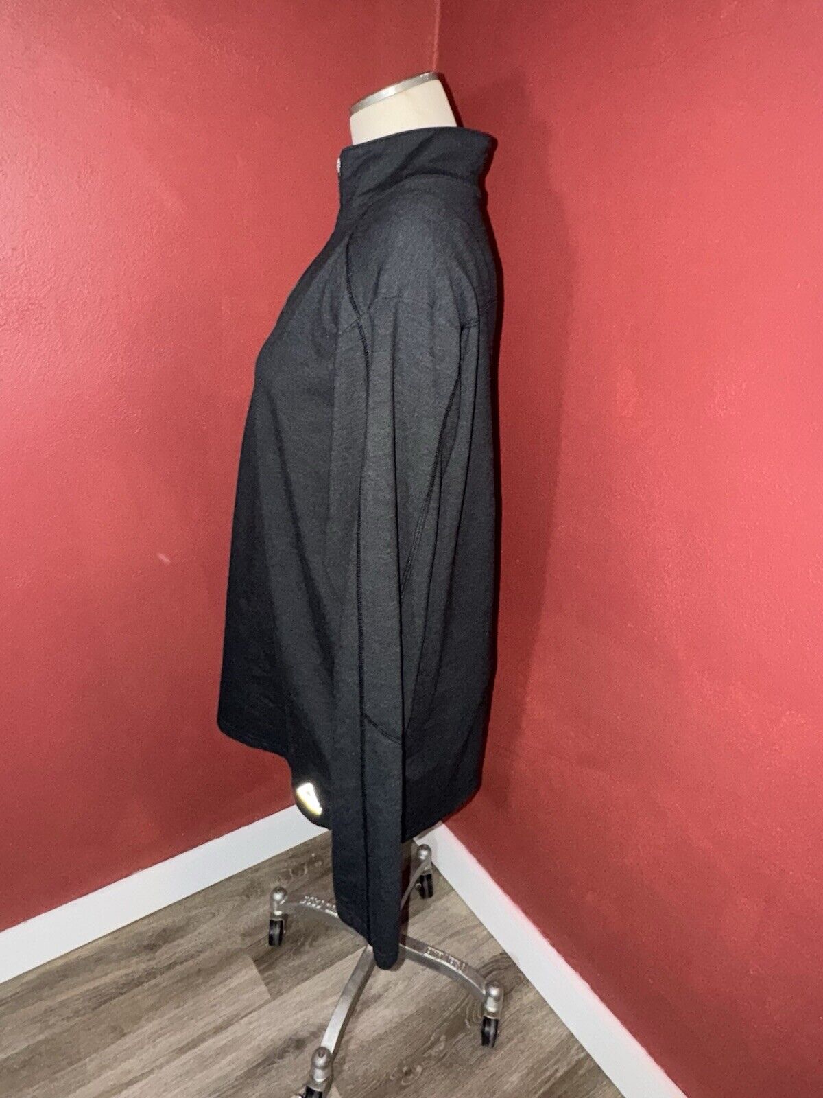 Reebok Women’s 1/4 Zip Pullover Black Jacket Top Reflective Graphics Size L