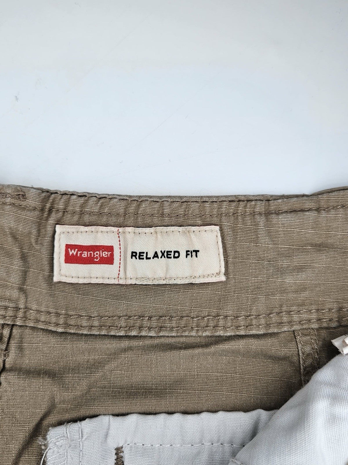 Wrangler Relaxed Fit Cargo Shorts Men’s Size 30 Khaki
