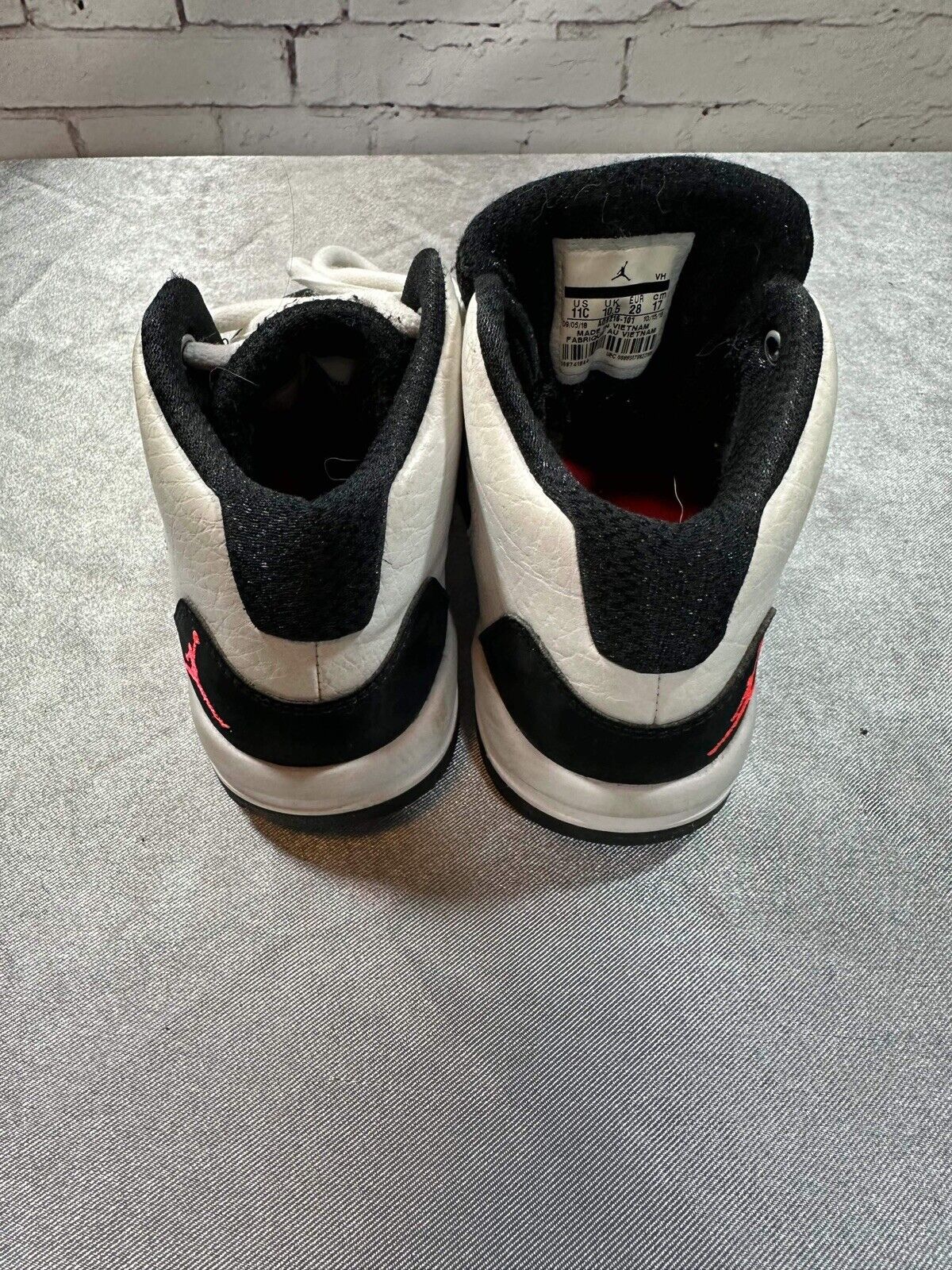 Nike Jordan Max Aura Sneakers Children Black White Athletic AQ9216-101 Size 11C