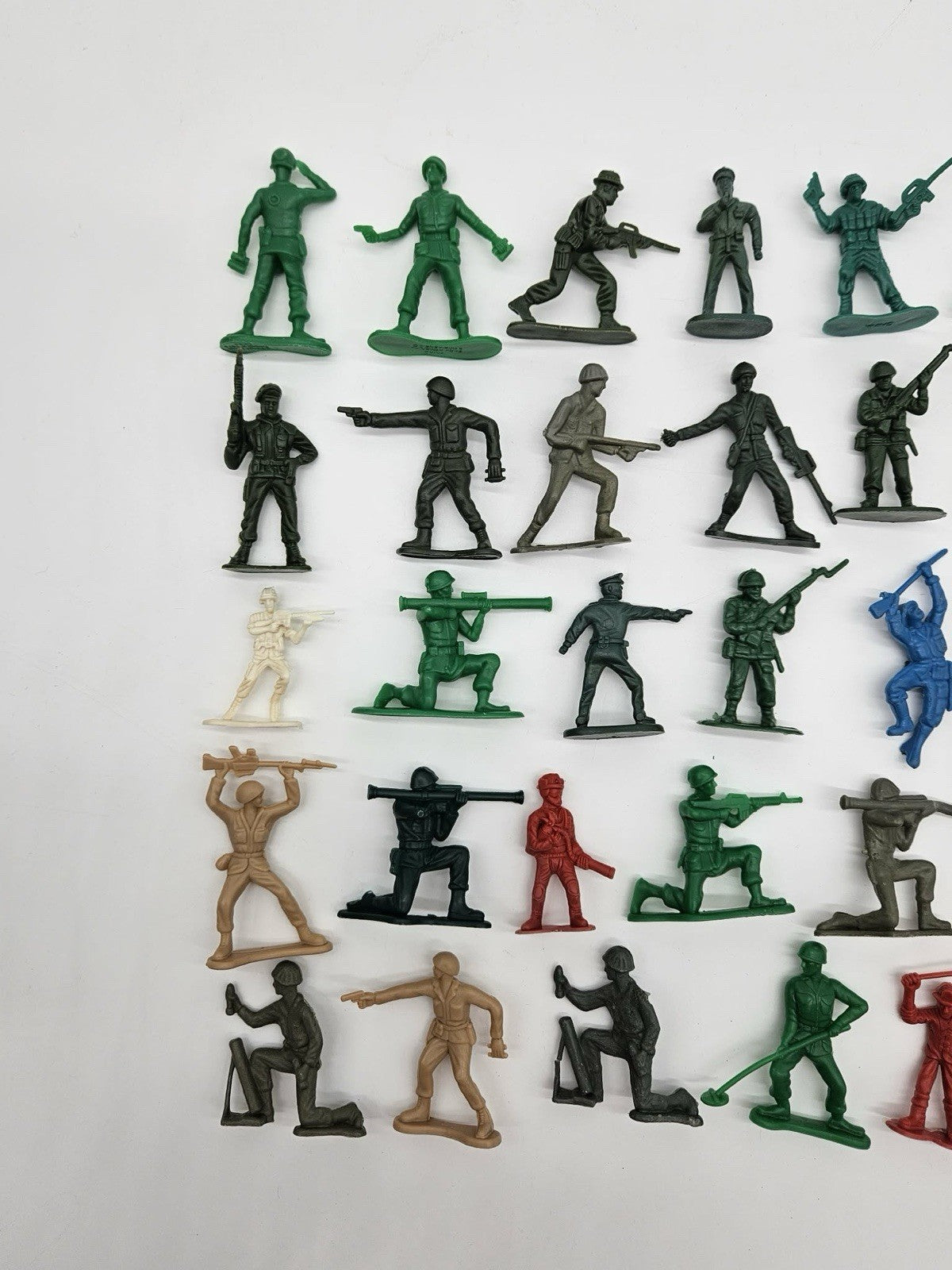 Vintage Plastic Army Men Soldiers Figures Lot Green Tan Blue Toy Soldiers WWII