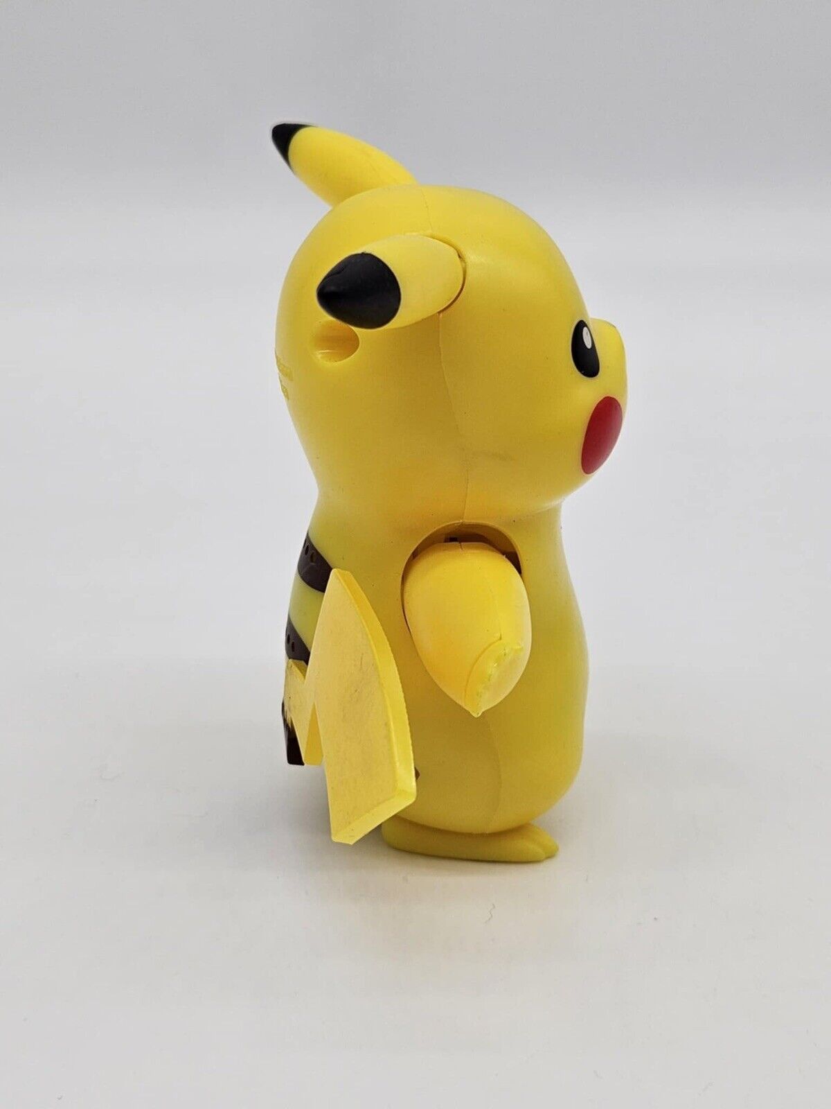 Hasbro 1998 Electronic Pokemon Pikachu W/ Voice and Light Up Cheeks Figure WORKS