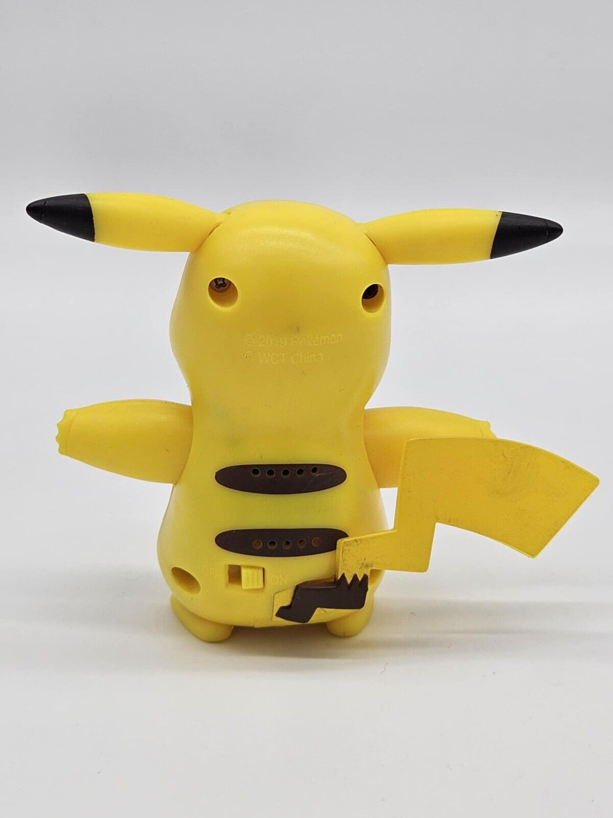 Hasbro 1998 Electronic Pokemon Pikachu W/ Voice and Light Up Cheeks Figure WORKS