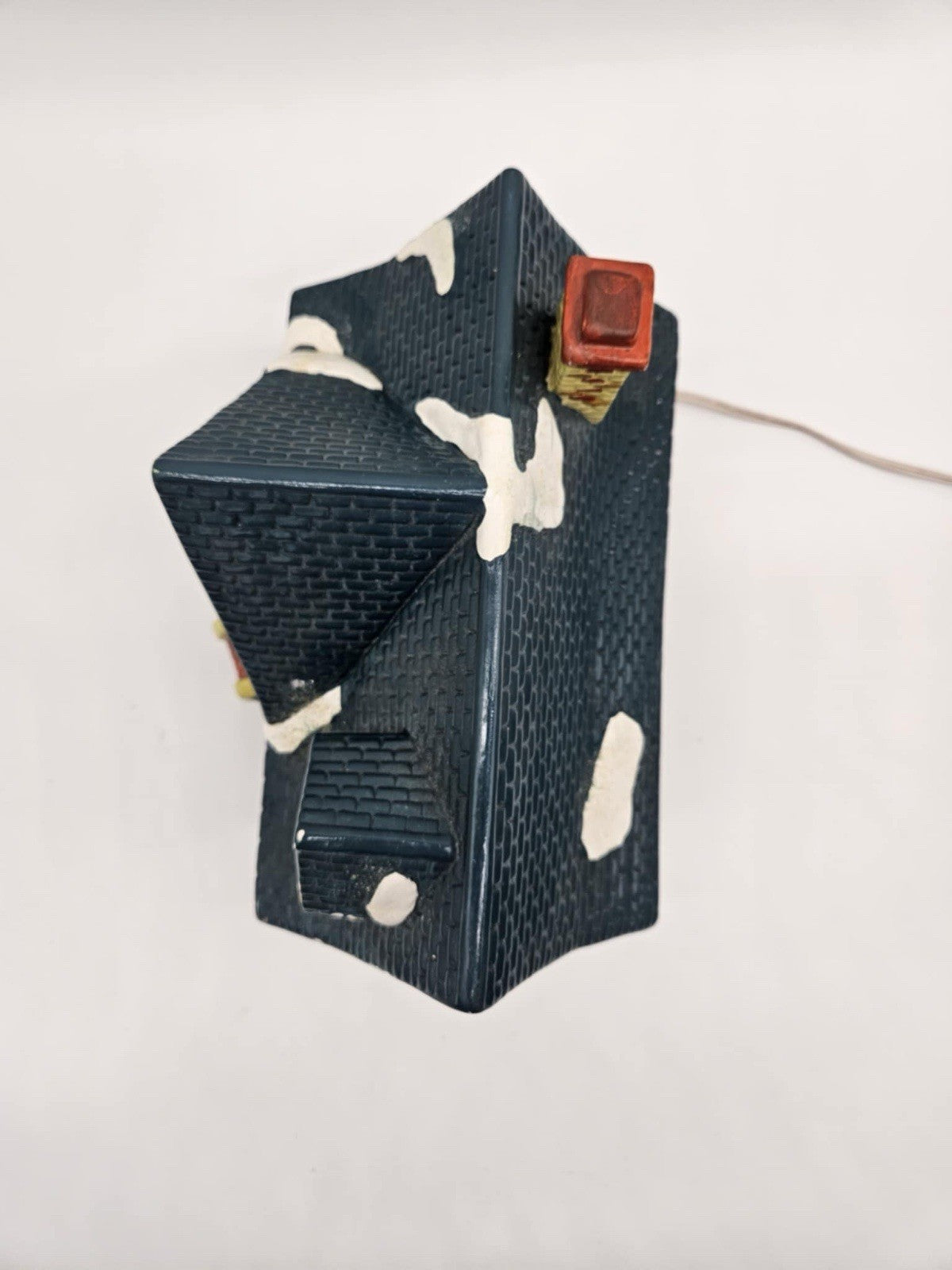 Santa’s Best SYA Thailand Lighted Christmas House