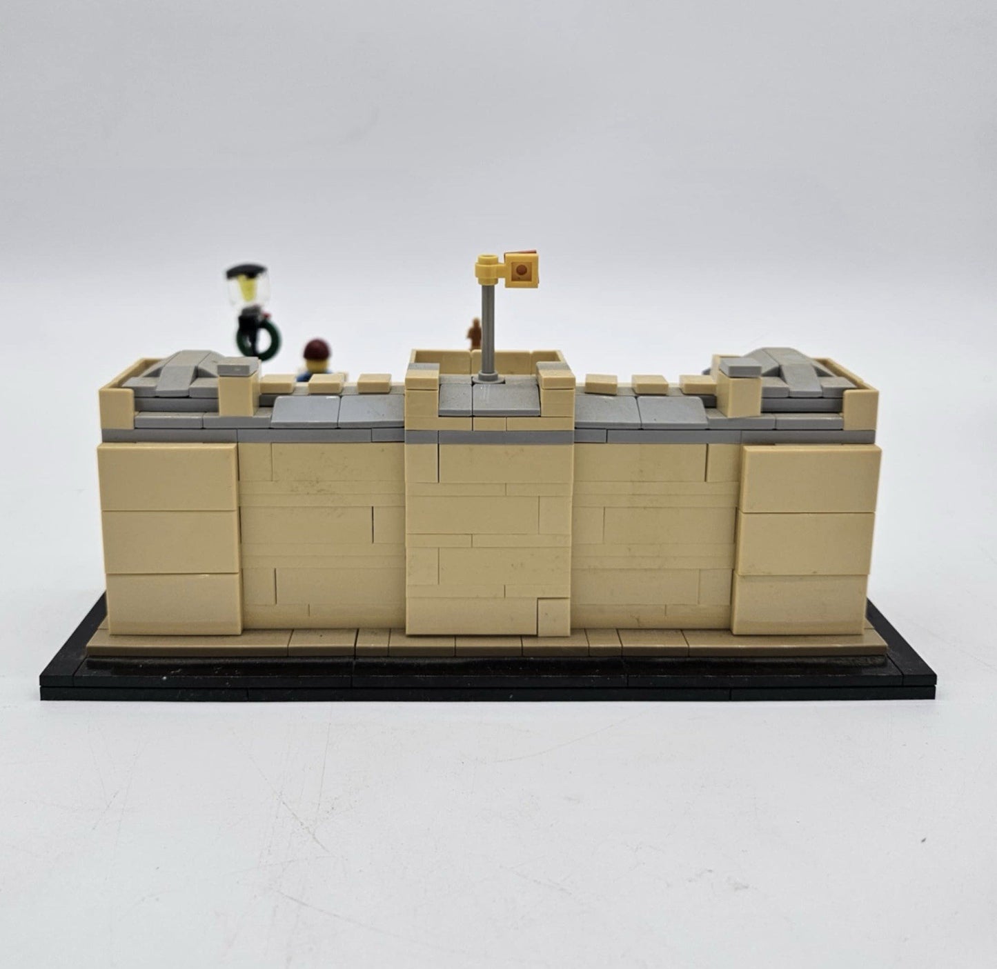 LEGO ARCHITECTURE: Buckingham Palace (21029) Retired
