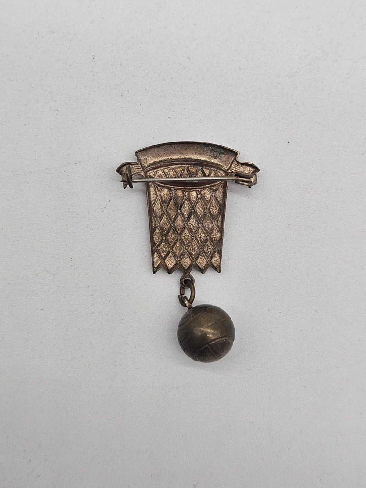 Vtg Basketball Hoop Brooch Pin 3D Ball Sports Charm Dangle A670