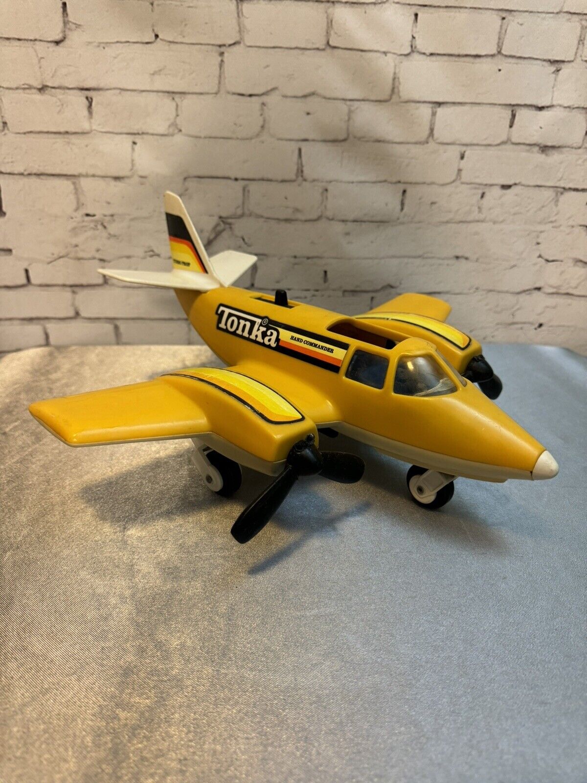 S-478 VINTAGE 1979 TONKA HAND COMMANDER TURBO PROP AIRPLANE /PLASTIC