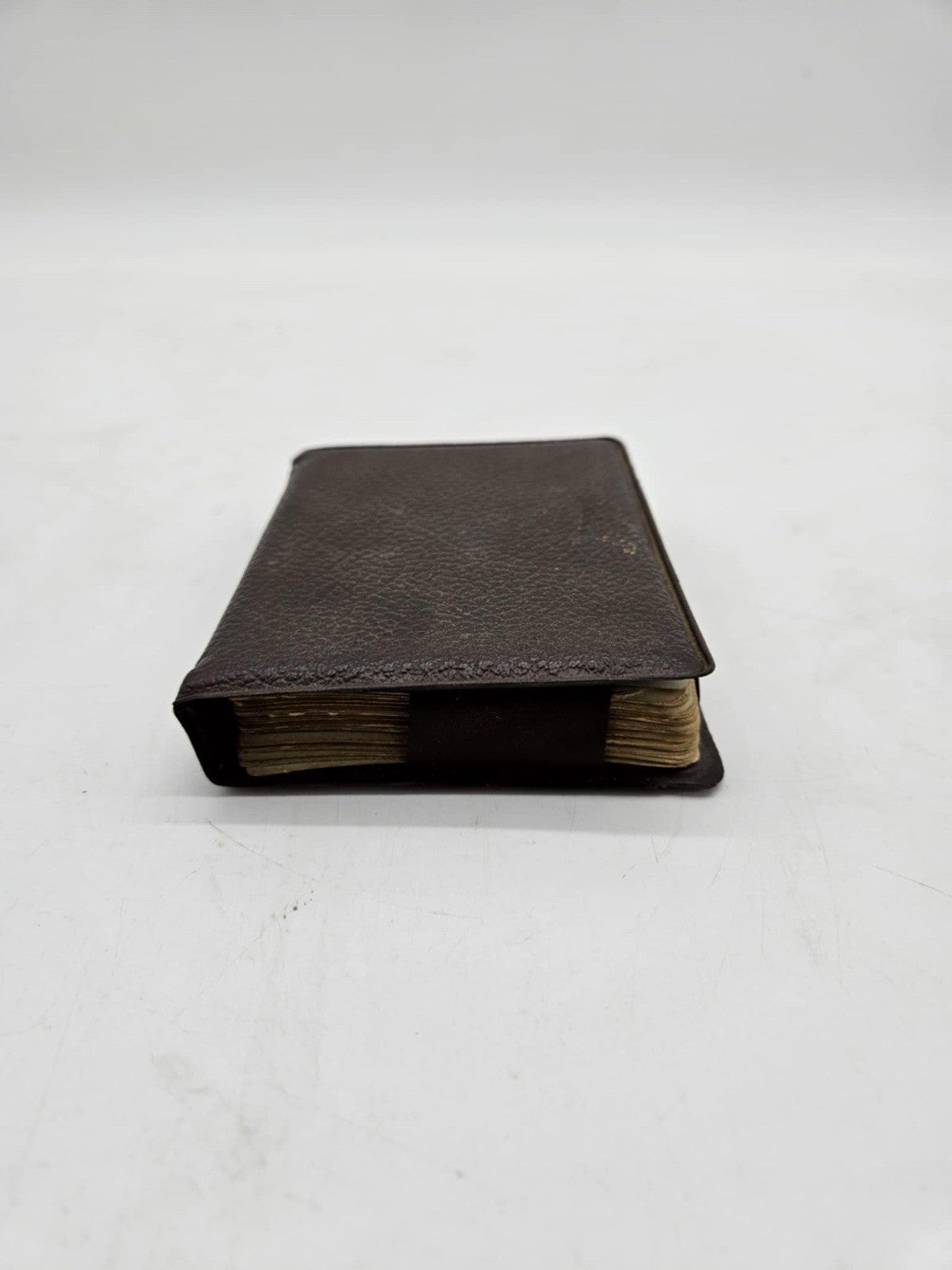 VINTAGE BENSON & HEDGES PLAYING CARDS IN VINYL CASE 2 DECKS GOLD & GREEN NOS