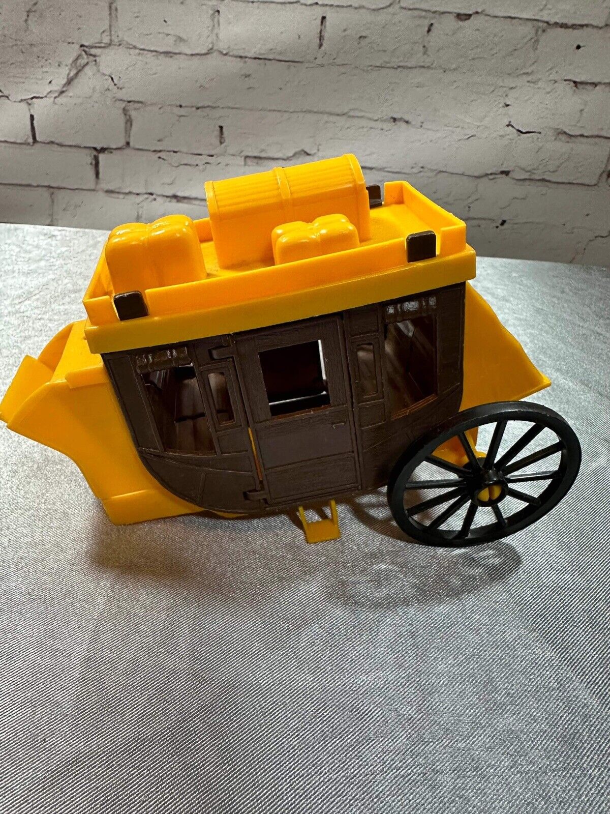 VINTAGE 1970S WELLSFARGO STAGECOACH FOR PARTS ONLY