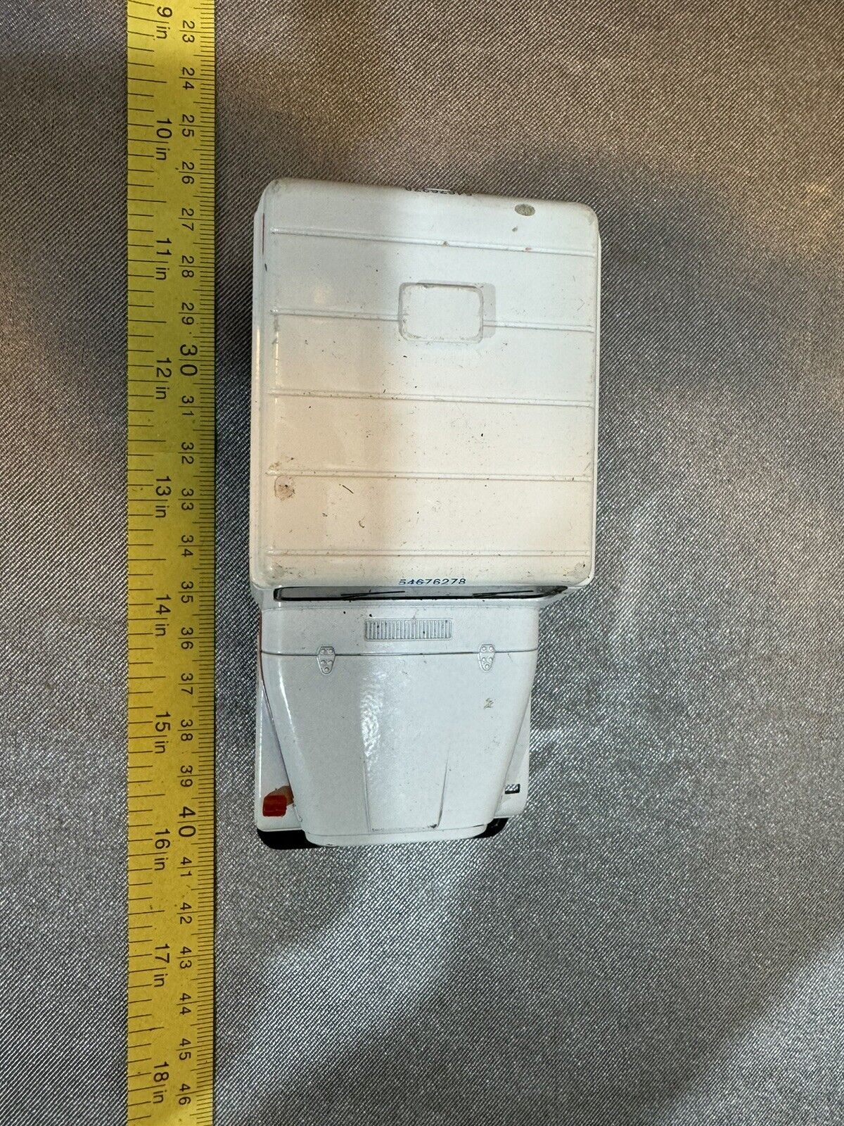 Kinsmart 1971 Mail Jeep 1:26 DJ-5B Moving Doors