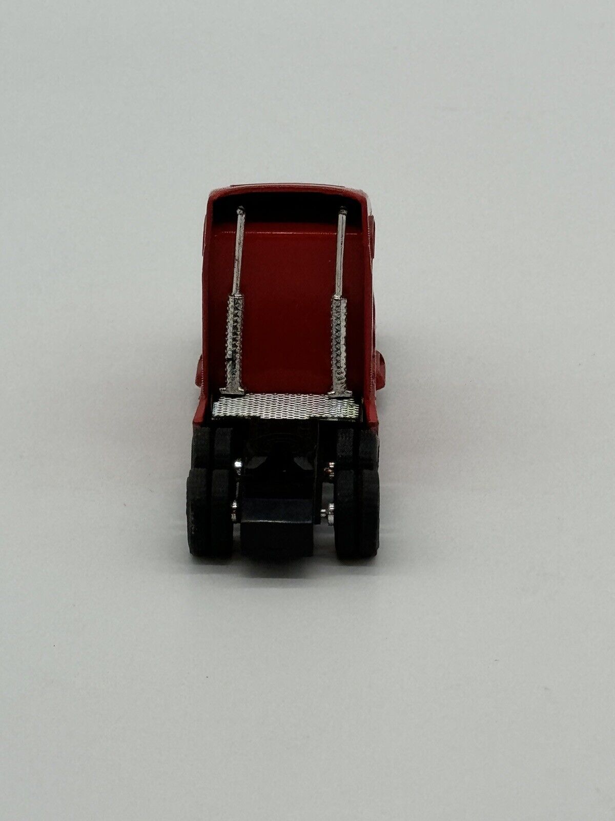 RUGGED YET SLEEK HENDRICKS MOTORSPORTS SEMI CAB 1:64 SCALE RACING CHAMPIONS