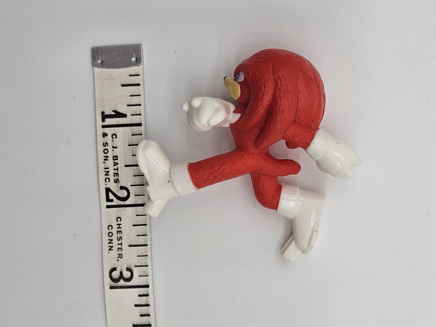 KNUCKLES THE ECHIDNA SONIC THE HEDGEHOG 2” ACTION FIGURE TOY