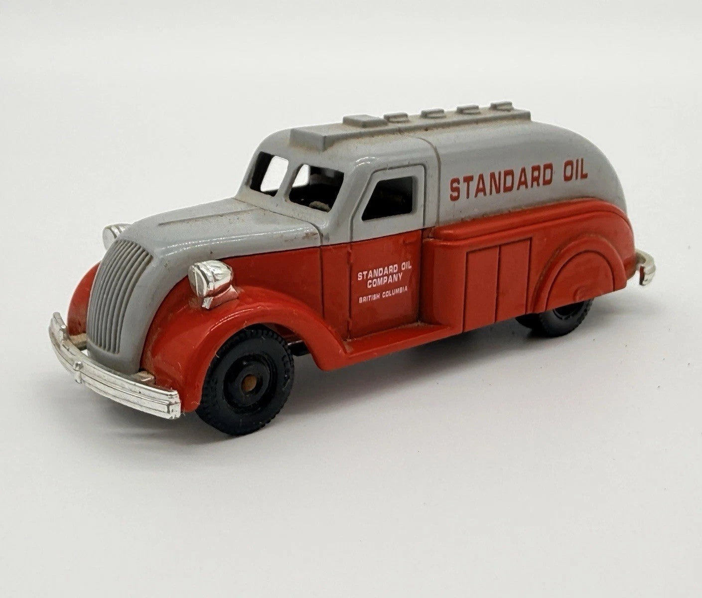 Chevron Lledo Standard Oil CO British Columbia Vintage Style Truck