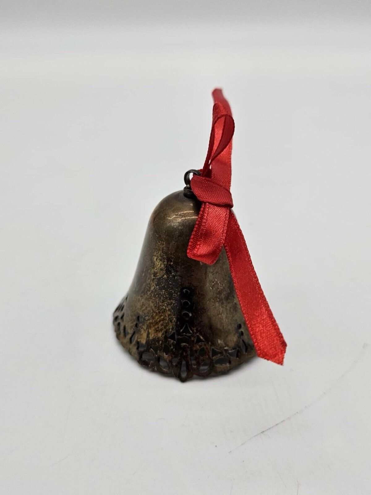 Vintage 1990s BRASS BELL ORNAMENT Christmas Filagree Lace Detail 2"