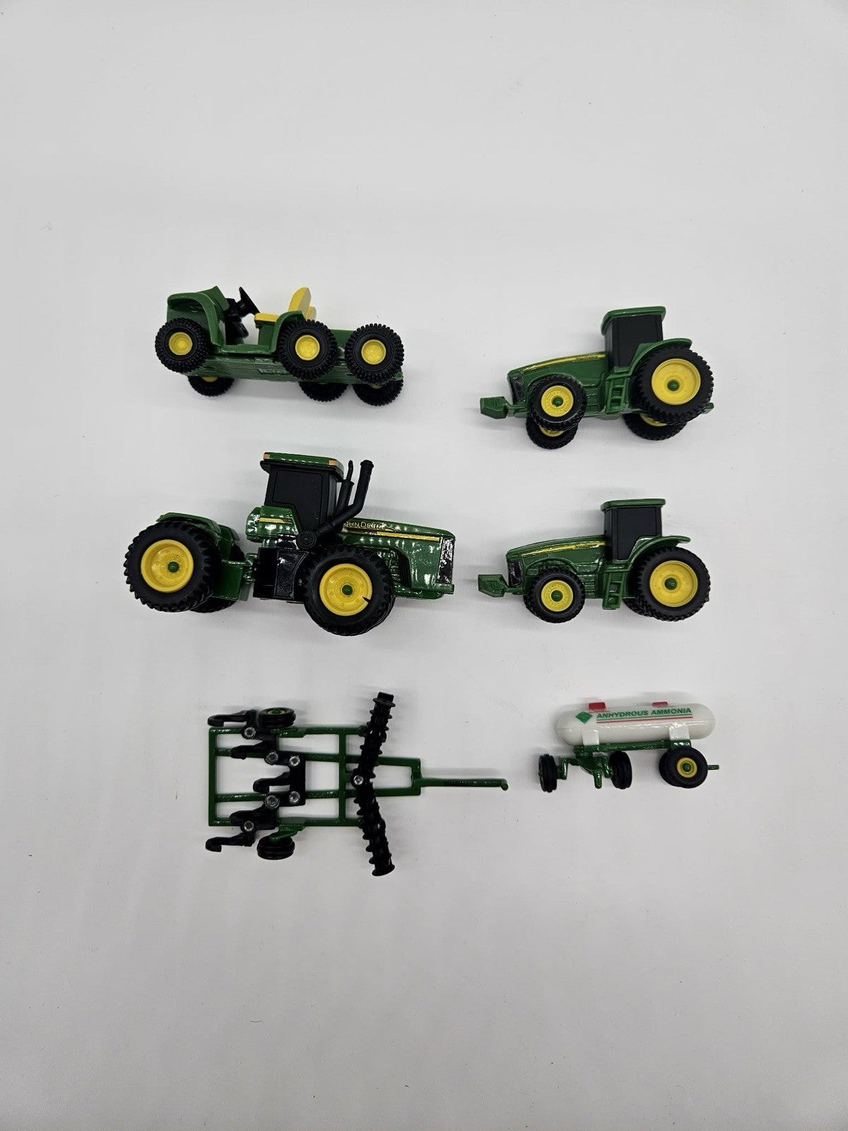 ERTL John Deere Toy Farm Set Of 6 John Deere Scale 1:64 Diecast & Plastic