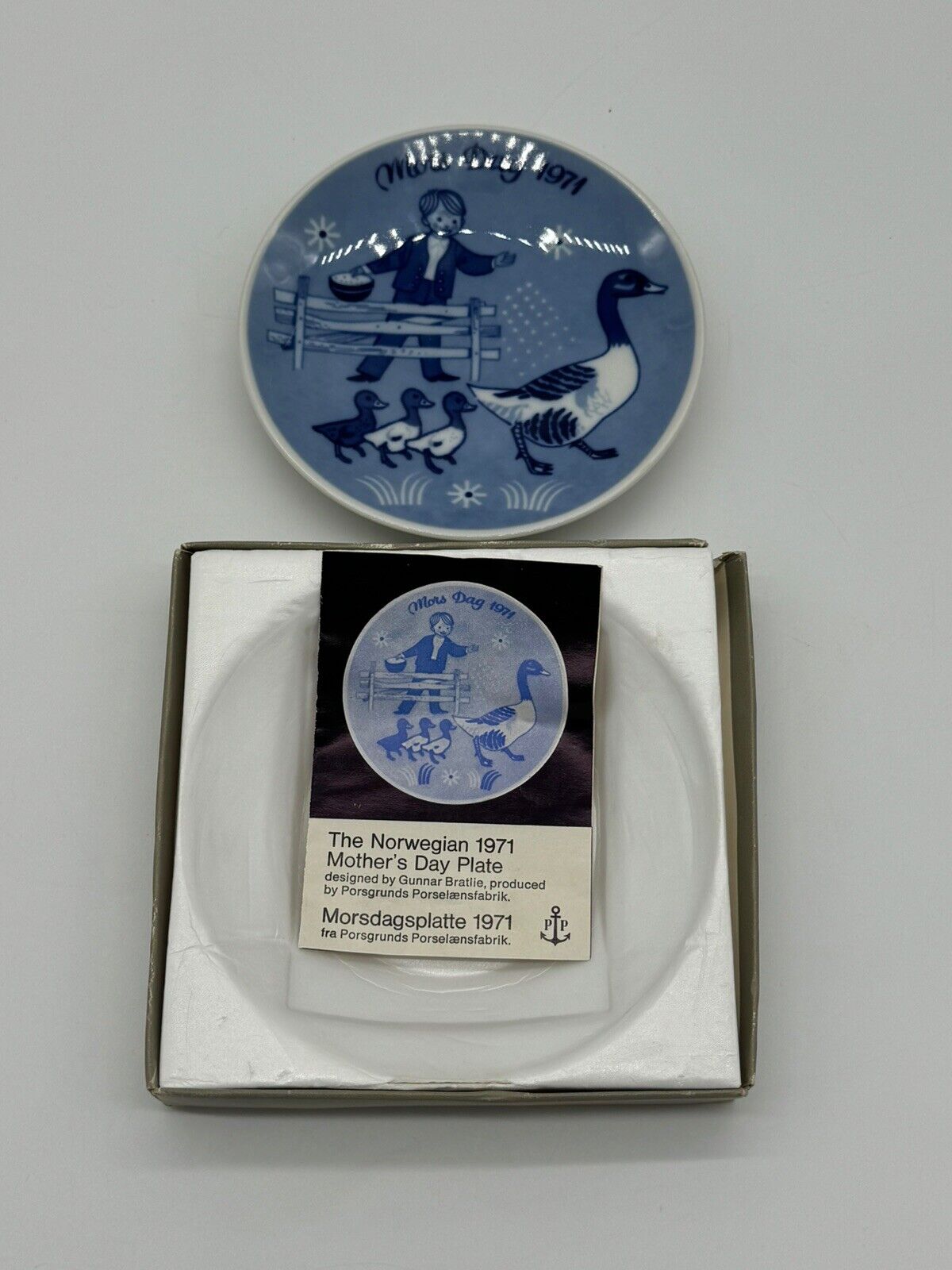 PORSGRUND NORWAY 1971 MORS DAG, MATHER'S DAY PLATE, 2ND SERIES, 5" DIAMETER