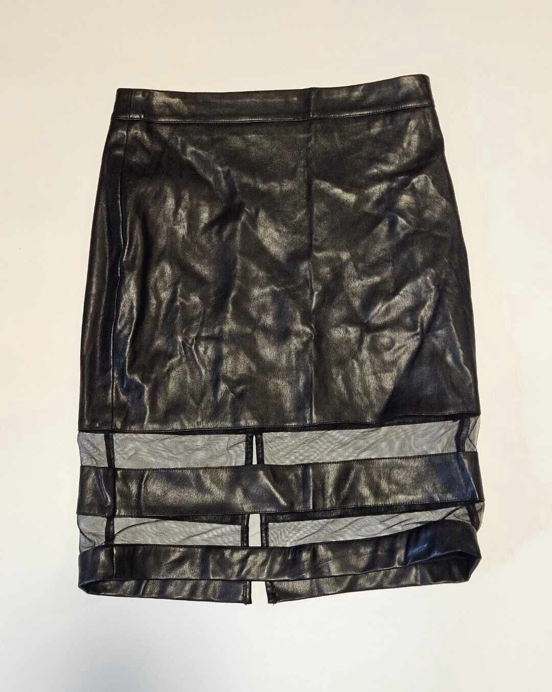 Forever 21 Women Black Faux Leather Skirt ~ Sz M