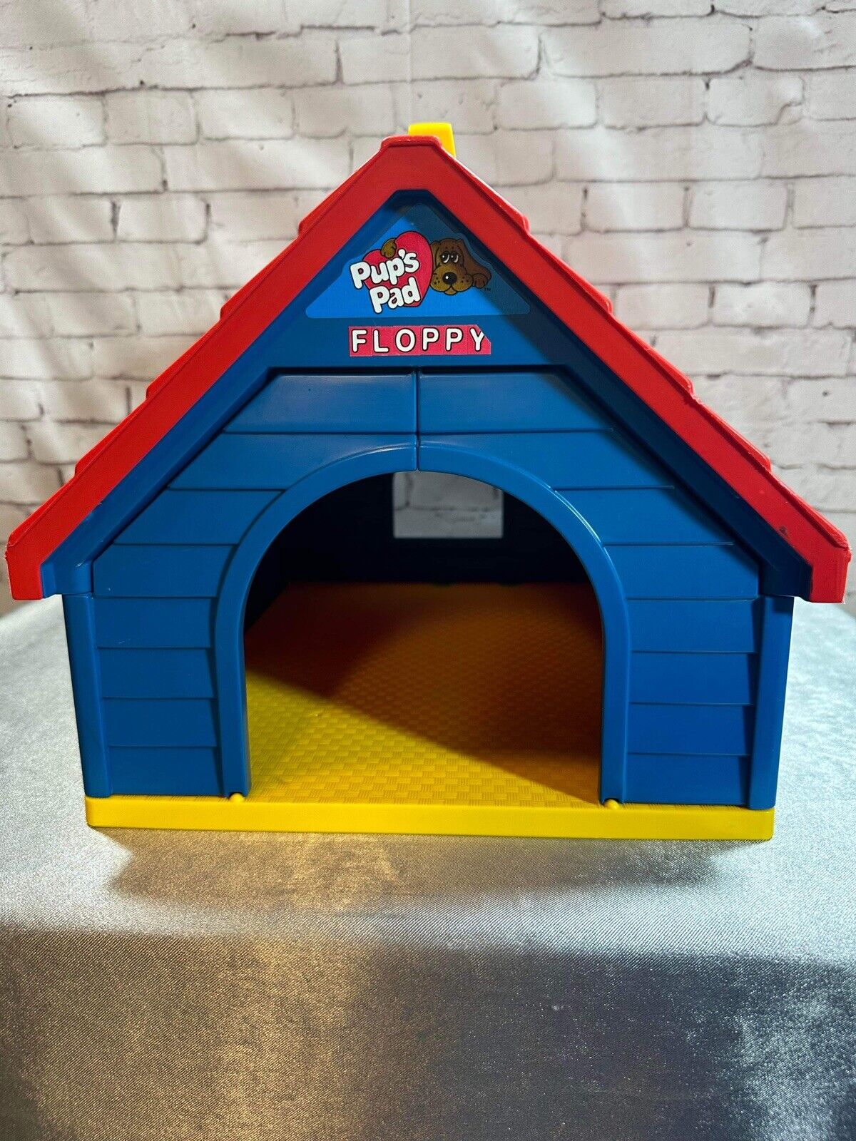 Vintage LOT 1980s Pound Puppies Dog House, 2 Lg Dogs, 3 Sm Dogs + Pond Kitty