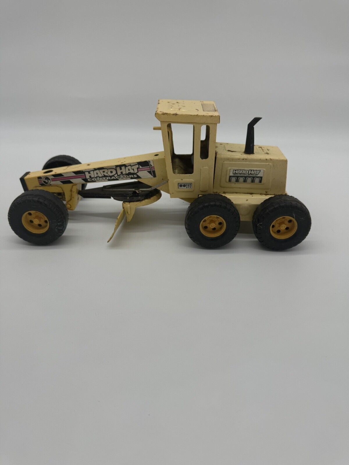 Funrise Hard Hat VINTAGE Road Grader Pressed Steel 1/16 scale toy