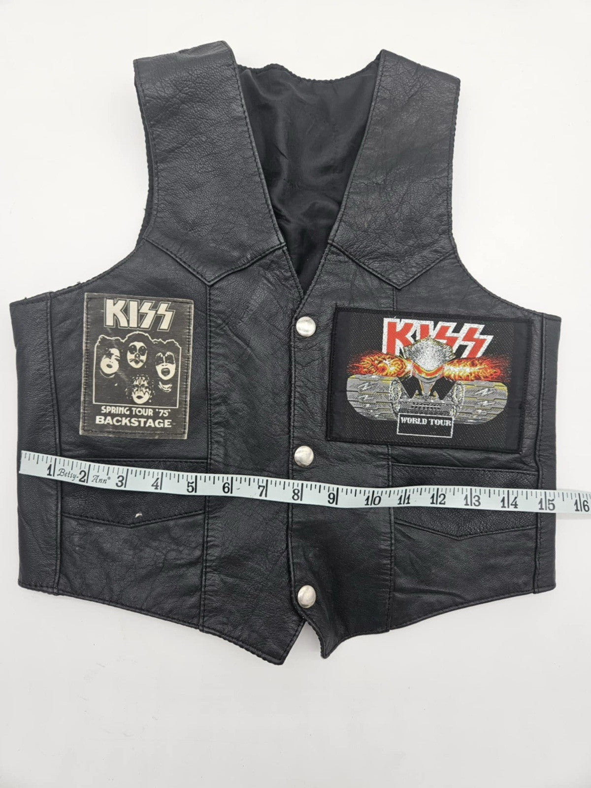 Biker Vintage Metal Leather Vest KISS Spring Tour 1975 BACKSTAGE PASS WORLD TOUR
