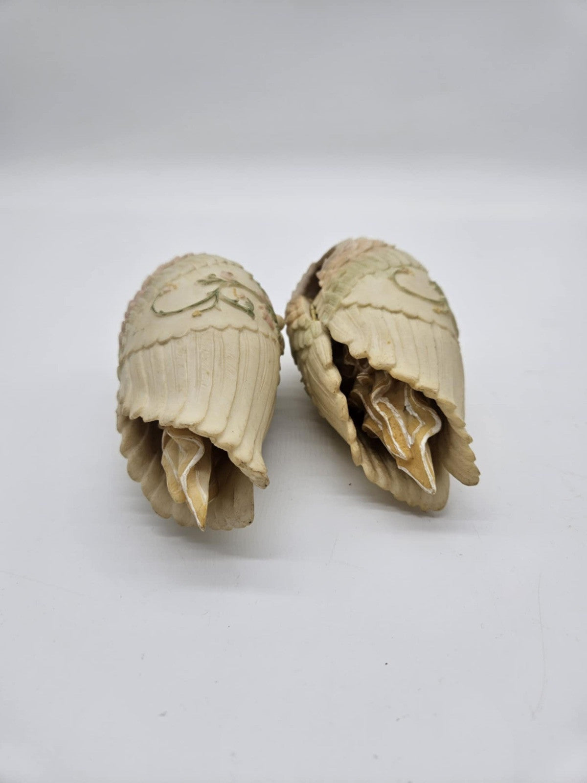 Set of 2 Vtg. Christmas Ceramic Angels Open & Close Wings With Praying Hands 6"