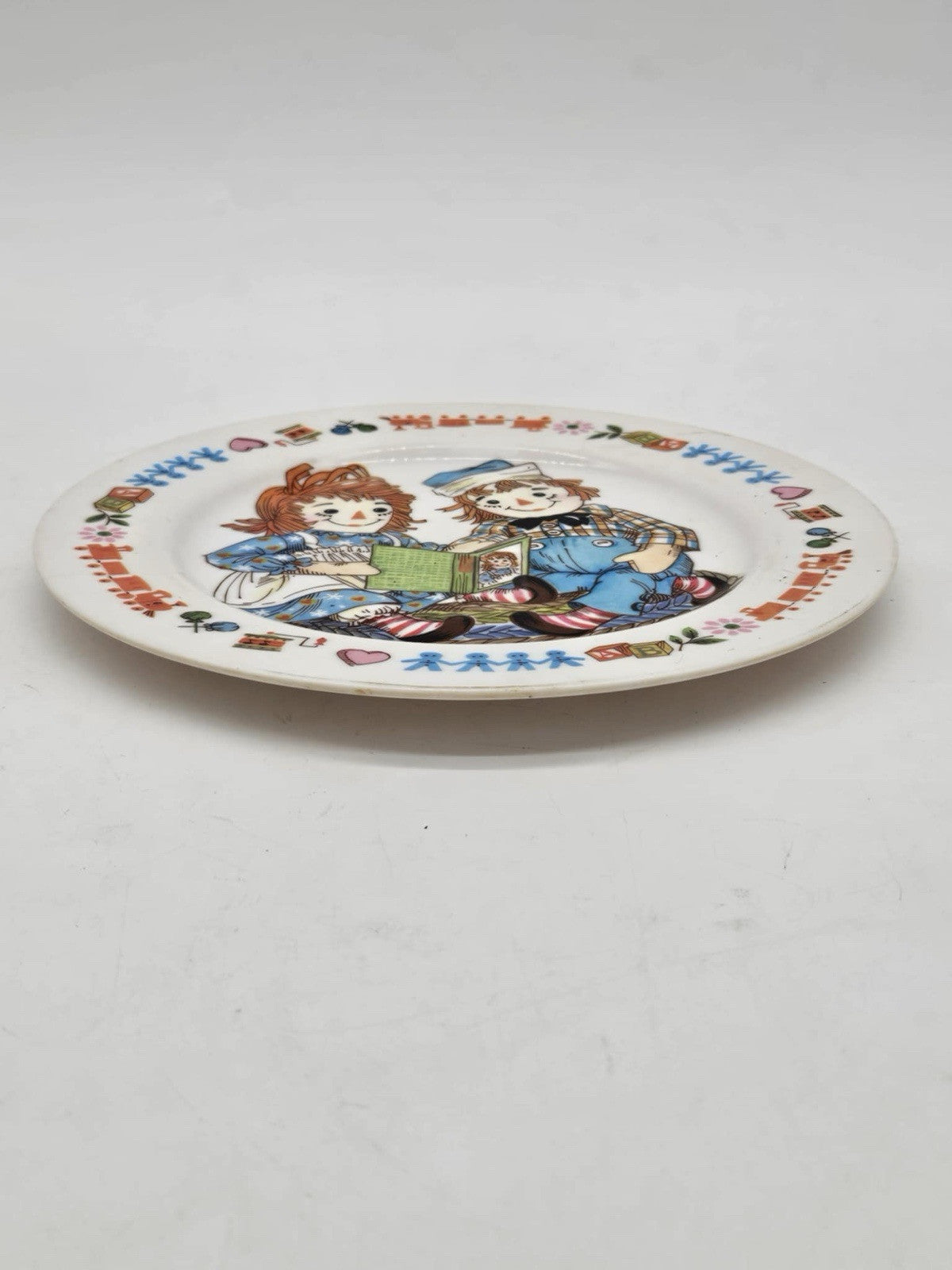 Raggedy Ann & Andy Oneida Deluxe Plate 1969 Bobbs Merrill Company Inc  7.5 dia