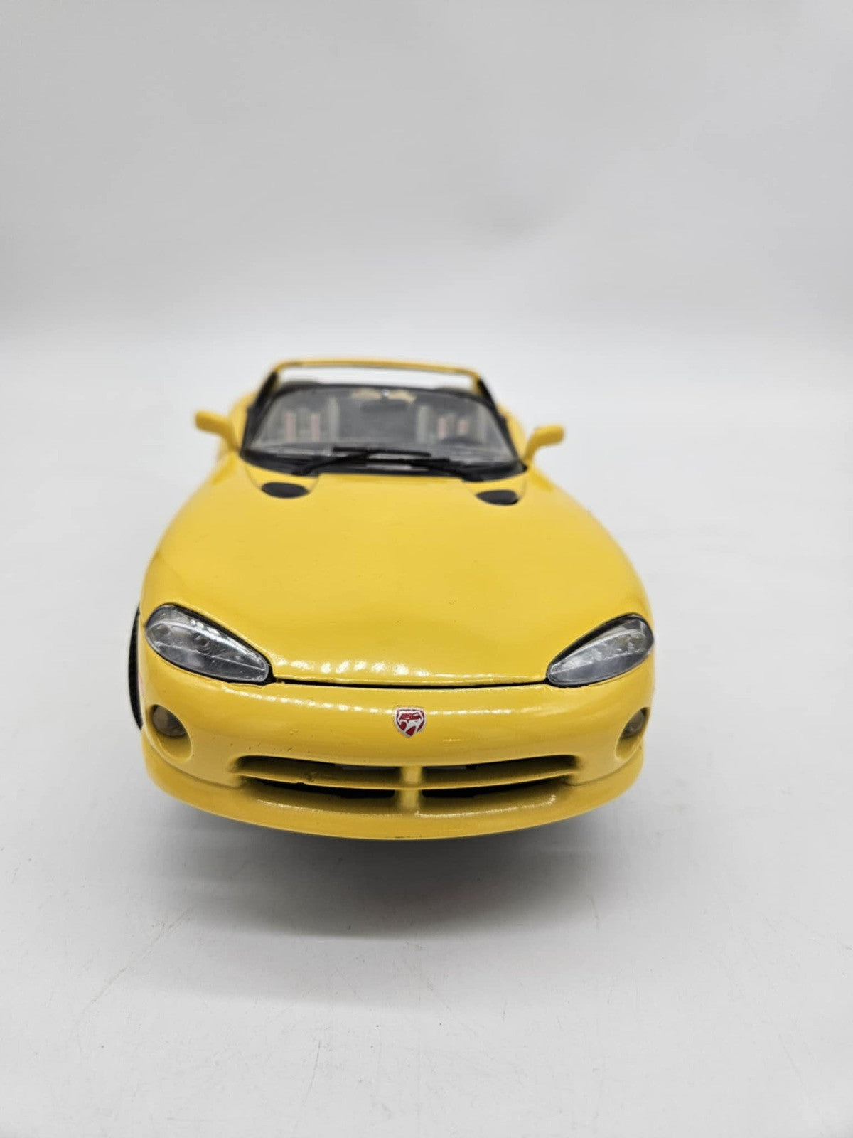 Dodge Viper RT/10 Yellow Bburago Diecast Model 1/18 1:18 Made in Italy