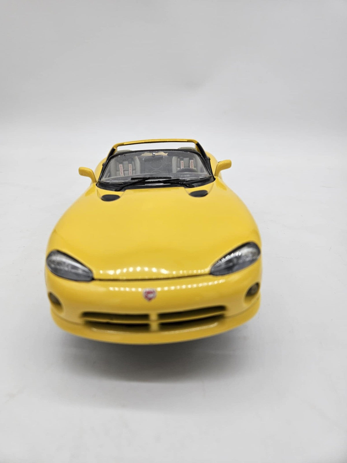 Dodge Viper RT/10 Yellow Bburago Diecast Model 1/18 1:18 Made in Italy