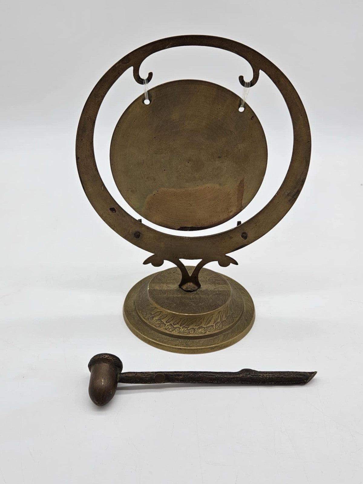 Vtg etched brass metal India 955 gong w/o hammer floral & leaves